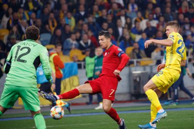 Kyiv, Ukrayna - 14 Ekim 2019: Portekizli Cristiano Ronaldo Uefa Euro 2020 ön eleme maçı sırasında Nsk Olimpiyskyi Stadyumu 'nda Portekiz' e karşı