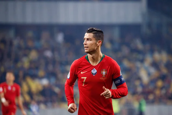 Kyiv, Ukrayna - 14 Ekim 2019: Portekizli Cristiano Ronaldo Uefa Euro 2020 ön eleme maçı sırasında Nsk Olimpiyskyi Stadyumu 'nda Portekiz' e karşı
