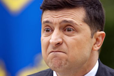 KIEV, UKRAINE - 20 Mayıs 2020: Ukrayna Devlet Başkanı Volodymyr Zelensky 'nin basın toplantısı