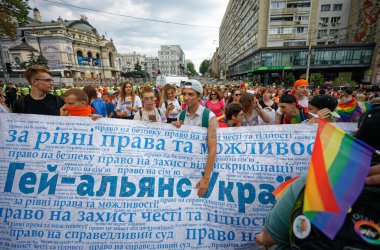 Halk, LGBT cemaati tarafından düzenlenen Eşitlik Yürüyüşü 'ne katıldı.