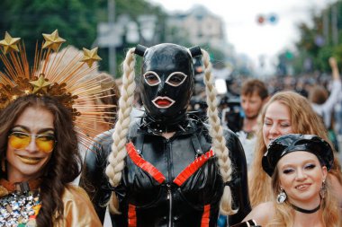 Halk, LGBT cemaati tarafından düzenlenen Eşitlik Yürüyüşü 'ne katıldı.