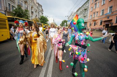 Halk, LGBT cemaati tarafından düzenlenen Eşitlik Yürüyüşü 'ne katıldı.