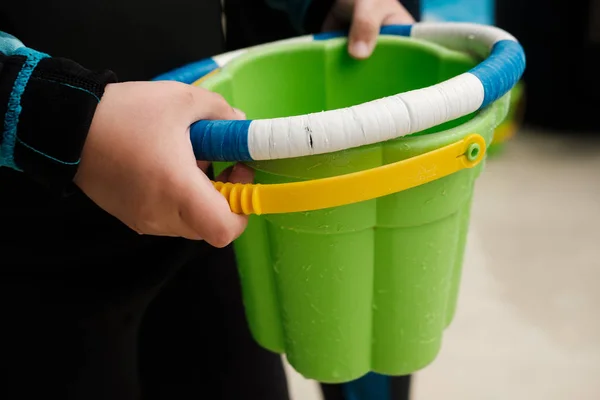 Boy Holding Ring Bucket Dolphin Assisted Therapy — Stock Photo, Image