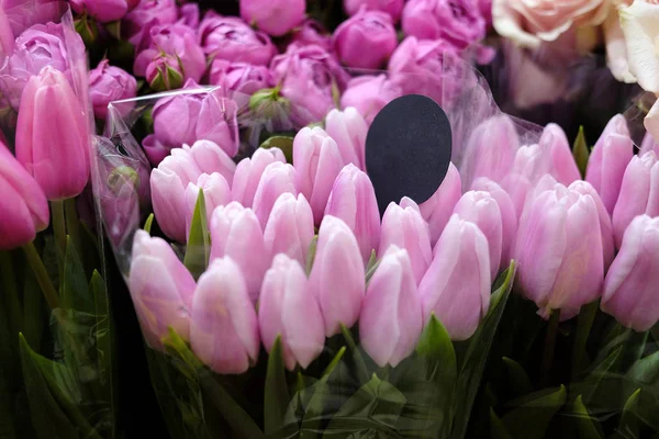 Krásné Růžové Tulipány Prodej Zblízka — Stock fotografie