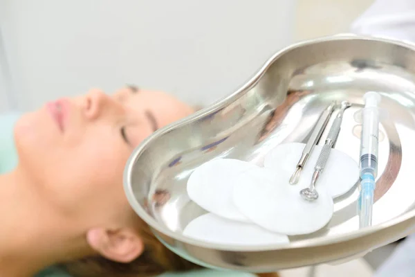 Kosmetolog Att Göra Mesotherapy Och Botox Injektion Patient Och Medicinsk — Stockfoto