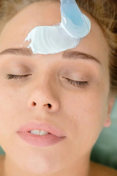 Face Peeling Mask Spa Beauty Treatment Skincare Woman Getting Facial — Stock Photo, Image