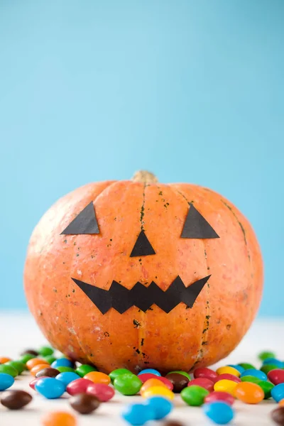 Halloween Tök Jack Lantern Decor Vicces Arc Színes Cukorka Kék — Stock Fotó