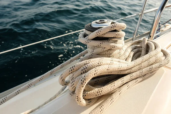 Rope Yacht Board Ocean Sport Vacation Travel Summer Activity Concept — Stock Photo, Image
