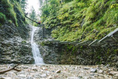 Slovakya'nın doğu bölümünde yer alan Slovensky Milli Parkı raj içinde güzel Turizm iz bir Avrupa'nın en büyük buz mağaraları ve karstik platoları, boğaz, şelaleler ve mağaralar çekici bir manzara içerir