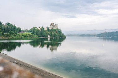 Ortaçağ Niedzica Kalesi, Dunajec Kalesi olarak da bilinir. Polonya