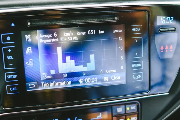 Kaunas, Litvanya - 16 Haziran 2018: İç bir yeni Toyota Auris hibrid otomobil.