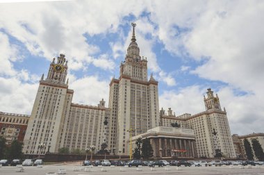 Moskova, Rusya - 9 Mayıs 2017: Lomonosov Moskova Devlet Üniversitesi (MSÜ). 1755 üzerinde kurulan bir coeducational ve kamu araştırma Üniversitesi olduğunu