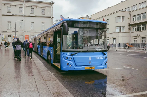 Москва Російська Федерація Травня 2017 Громадські Автобуси Центрі Міста — стокове фото