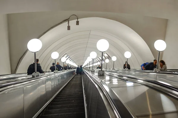 莫斯科 俄罗斯 2017年5月9日 旧地铁站内 莫斯科是首都和人口最多的城市俄罗斯 1320万居民在城市范围内和1710万在市区内 — 图库照片