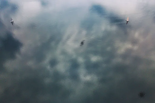 リトアニアのトラカイ湖 Galve の空撮をドローンします 島がありそれらの つを収容するトラカイ島城 — ストック写真
