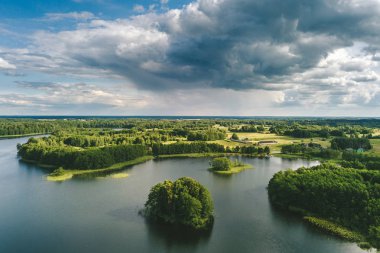 Gailintas Lake County'de Alytus, Litvanya. Drone havadan görünümü