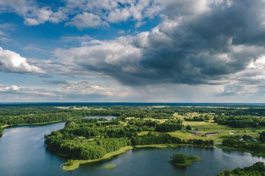 Gailintas Lake County'de Alytus, Litvanya. Drone havadan görünümü