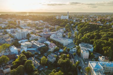 Kaunas şehir merkezinin havadan görünümü. Kaunas Litvanya'ikinci büyük şehri ve tarihsel olarak ekonomik, akademik ve kültürel yaşam önde gelen merkezi oldu