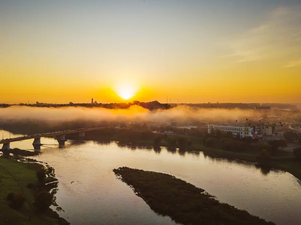 Осенний Туман Над Старым Городом Каунаса Литва Момент Восхода Вид — стоковое фото