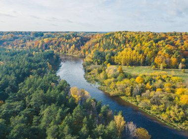 Drone Neris Bölge Parkı hava görünümünü. Park yaklaşık 10,000 hektar Litvanya kapsar.
