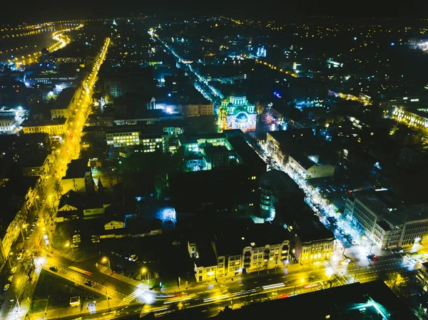 Gece, Litvanya Kaunas şehrin dron havadan görünümü