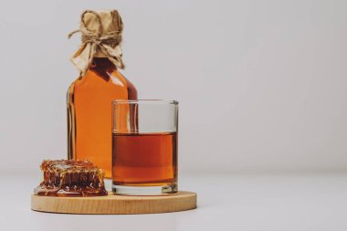 Midus Litvanya mead türüdür, tahıl, bal ve su bir alkollü içecek yapılmış. Balts mead binlerce yıldır yapıyor
