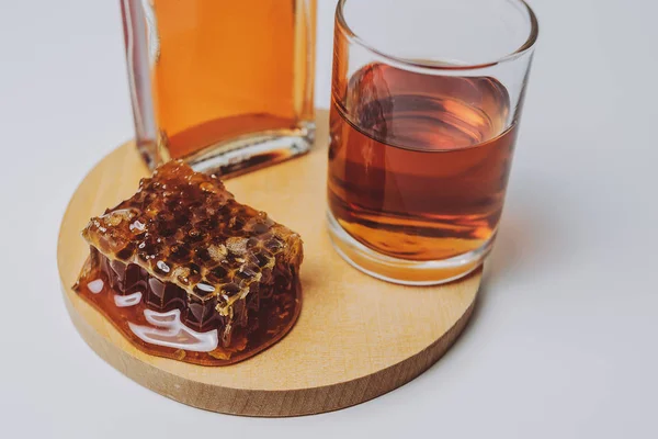 Midus リトアニアのミードの型は 蜂蜜と水で作られたアルコール飲料 バルトは 数千年のミードを作っていた — ストック写真