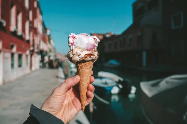Holding Traditional Italian Ice Cream Called Gelato Waffle Cone Venice — Stock Photo, Image