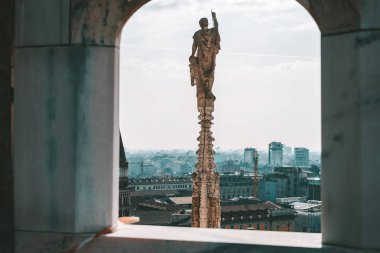 Milano Katedrali'ne closeup görünümü. Milan, Lombardiya, İtalya katedral kilise olduğunu.