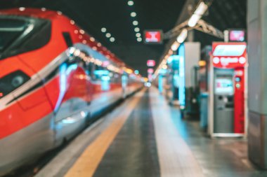 Ufuk görünümünü modern yüksek hızlı tren, İtalya