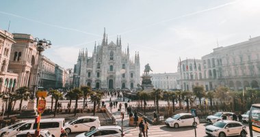Milano Katedrali'ne (Duomo di Milano), Lombardiya, İtalya