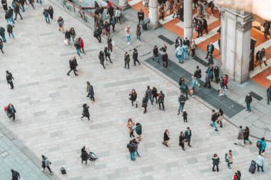 Milano Katedrali'ne (Duomo di Milano), Lombardiya, İtalya