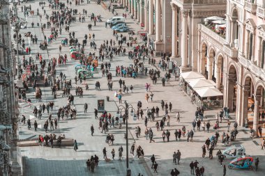 Milano Katedrali'ne (Duomo di Milano), Lombardiya, İtalya