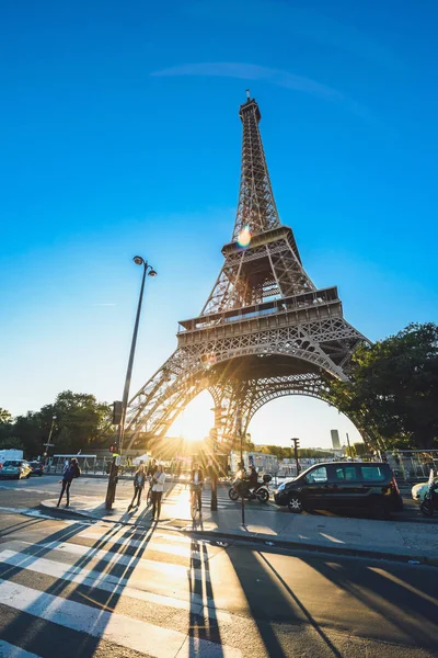 Paris, Eiffel tower, sunrise moment — Stock Photo, Image