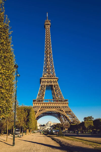 Paris, Eiffel tower, sunrise moment — Stock Photo, Image