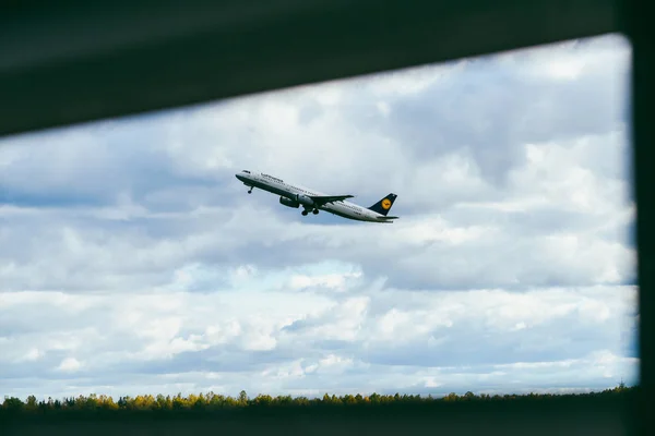 Lufthansa Airbus, Вільнюс, Литва — стокове фото