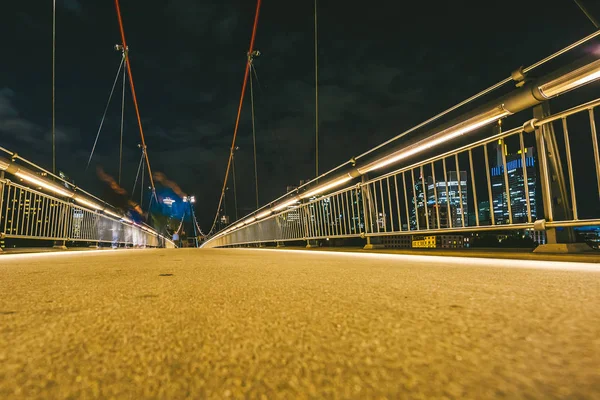 Пешеходный мост во Франкфурте на Майне — стоковое фото