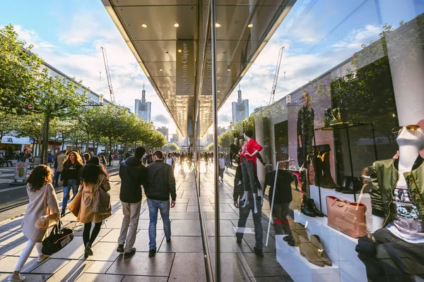 Zeil shopping promenade, Frankfurt — Stock Photo, Image