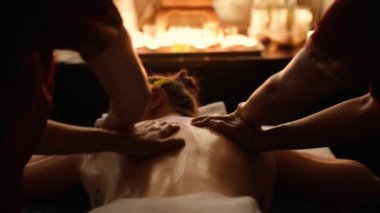 Kadın sırt yağ Masaj Tay Masaj Salon