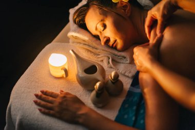 Kadın Masaj Tay Masaj Salon, yüksek açılı görünüş