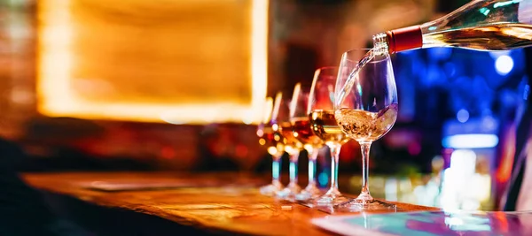 Posterized Blurred Background Wine Serving Glasses Night Club Bar Restaurant — Stock Photo, Image