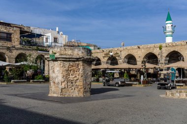 Acre, İsrail - 23 Mart 2018: Han Ahawardh yılında Akko eski şehrin