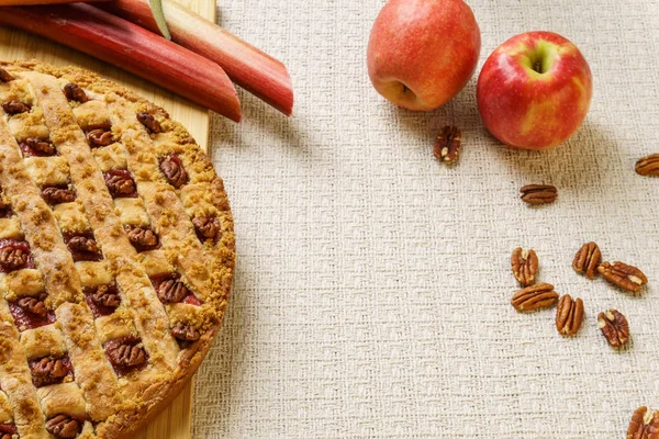 Whole Apple Rhubarb Pie Pecan Black Tray Table — Stock Photo, Image