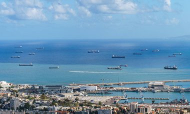 Hayfa İsrail için en baştan görüntüleyin ve bahar zamanı, liman