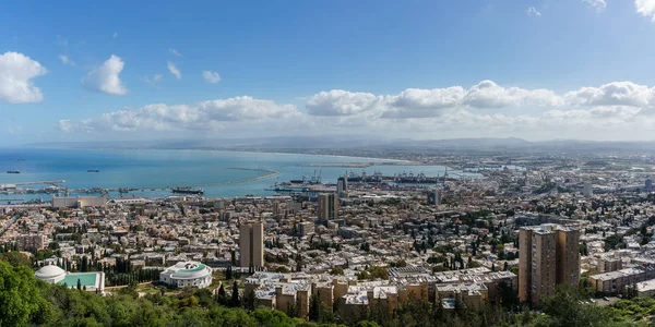 Hayfa İsrail için en baştan görüntüleyin ve bahar zamanı, liman
