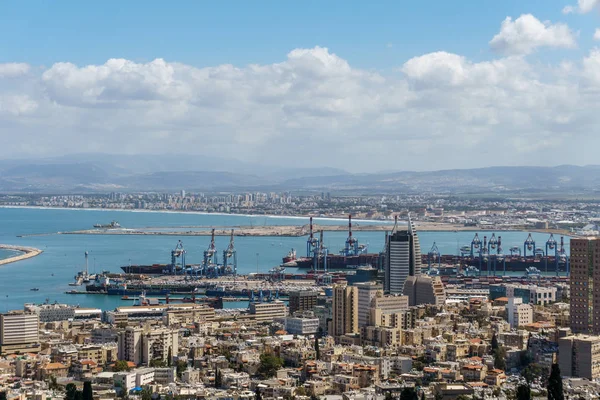 Haifa, İsrail-Mart 25, 2018: Hayfa İsrail ve bahar zaman Harbor'da için üstten görünüm