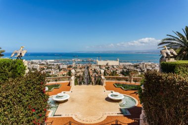 Haifa, İsrail-Mart 25, 2018: Bahai inanç bahar zaman teraslar görünümünden