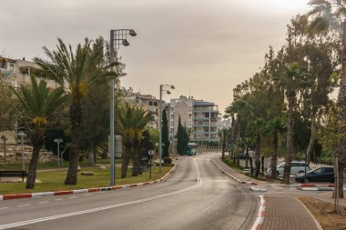 Acre, İsrail - 3 Nisan 2018: Sokak görünümü dönümlük şehir merkezinde İsrail.