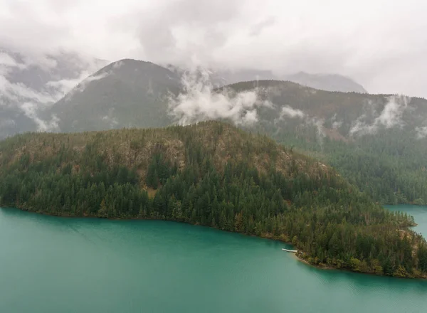 Washington state ABD dağlarda güzel Diablo göl. — Stok fotoğraf