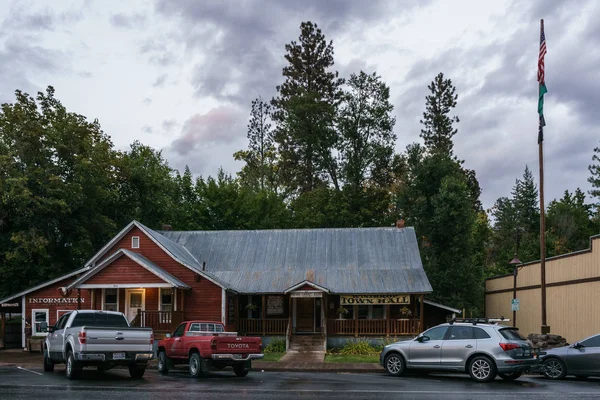 Winthrop, États-Unis - 15 septembre 2018 : vue sur la rue petite ville dans le nord de l'État de Washington destination touristique . — Photo